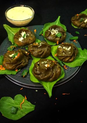 A picture of Spinach Cheese Momos.