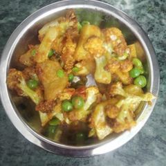 Aloo gobhi sbji A picture of Aloo gobhi sbji.