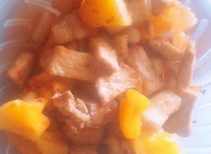 Hình của món Thịt Heo Xào Dứa (Thơm).