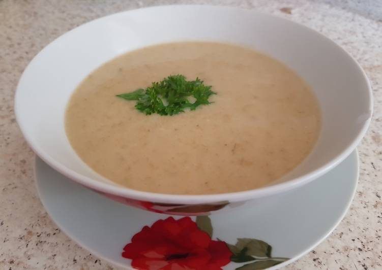 Simple Way to Make Super Quick Homemade Leek &amp; Potato Soup