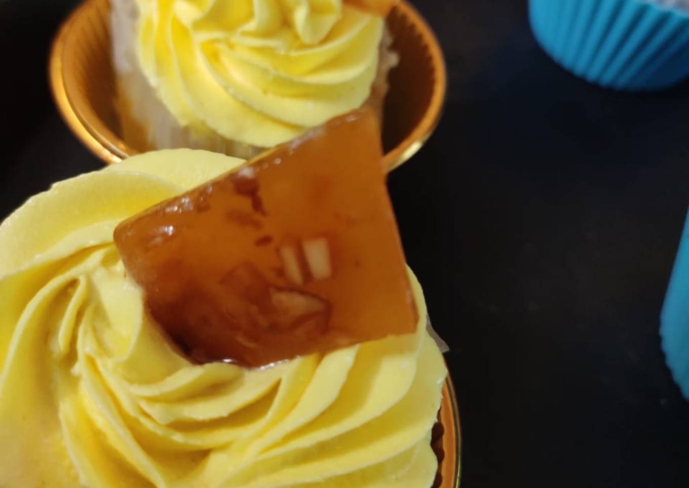 Mango cupcakes