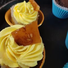 A picture of Mango cupcakes.