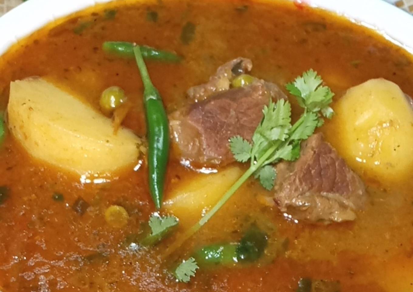 Aloo matar gosht😋آلو مٹر گوشت😋