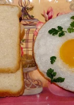 A picture of Half fry egg.