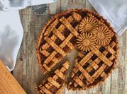 Una foto di crostata di fichi