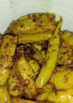 A picture of Green Chilli Pickle.