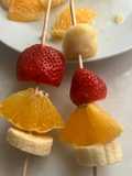 Pinchos de frutas