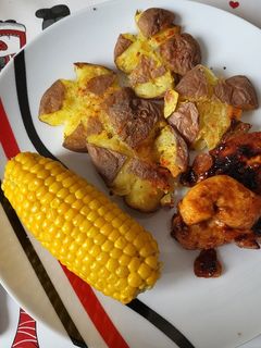 Mézes fokhagymás csirkemell krumplival és kukoricával recept fotója