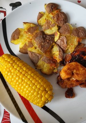 Mézes fokhagymás csirkemell krumplival és kukoricával recept fotója
