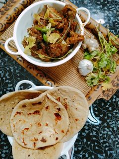 চিকেন শুখা কড়াই (chicken sukha karai recipe in Bengali) রেসিপির প্রধান ছবি