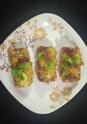 કચ્છી ફ્યુઝન મસાલા ટોસ્ટ (Kutchi Fusion Masala Toast Recipe In Gujarati) રેસીપી મુખ્ય ફોટો