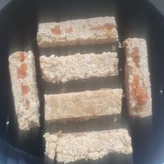 A picture of Oaty Apricot slice.