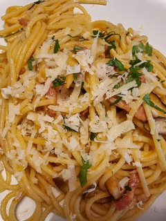 Una foto de Spaghettoni con Shiitake y Bacon