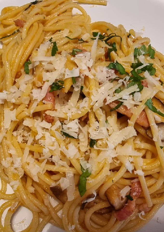 Una foto de Spaghettoni con Shiitake y Bacon
