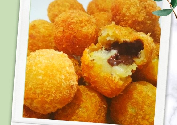 Resep Bola Bola Piscok Crispy | Cara Masak Bola Bola Piscok Crispy Yang Enak dan Simpel