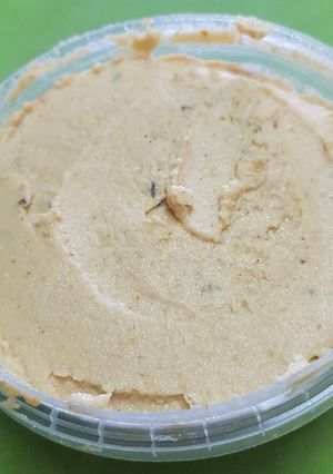 Una foto de Hummus casero