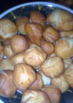 A picture of Chin chin.