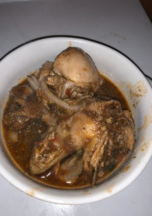 A picture of Scallions chicken pepper soup.