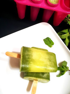 A picture of Chatkhare Popsicles.