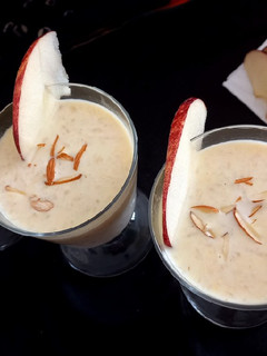 એપલ બાસુંદી (Apple Basundi Recipe In Gujarati) રેસીપી મુખ્ય ફોટો