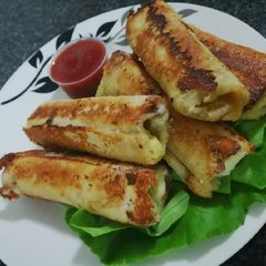 French roll toast A picture of French roll toast.