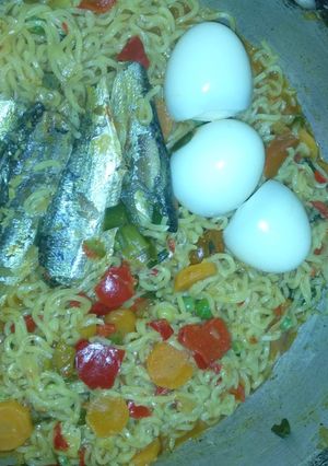 Indomiee and vegetable ainihin hoton girkin