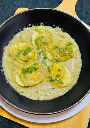 A picture of Egg Malai Masala.