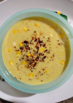 A picture of Roasted corn garlic soup.