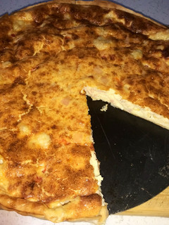 Una foto de Quiche de jamón queso y pimiento rojo