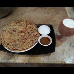 A picture of Alo K parathe.