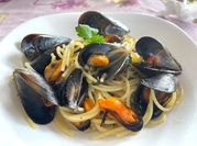 Una foto di spaghetti allo scoglio