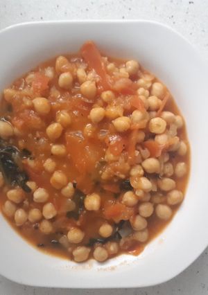 Una foto de Garbanzos con espinacas