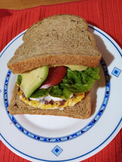 Una foto de Hamburguesas de huevo cocido