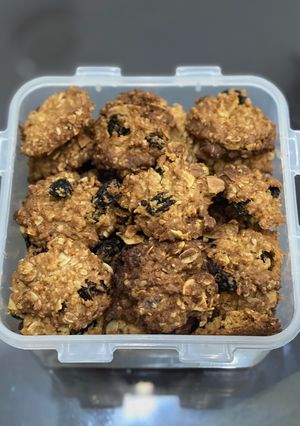 Foto resep 28. Oatmeal cookies with raisin and almond