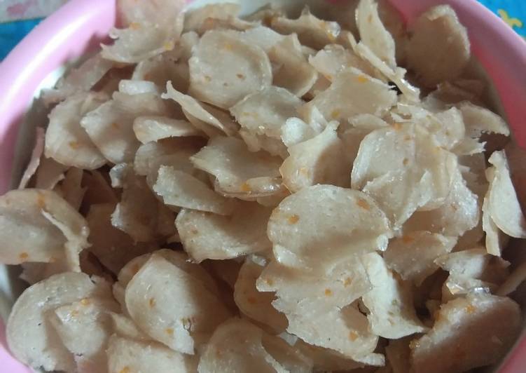 makanan Kerupuk Bawang yang Menggugah Selera