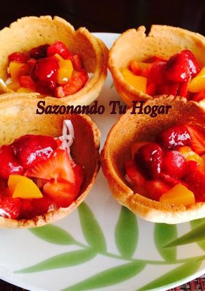Una foto de Canastas Rellenas de Frutas🍇🍓🍈🍍🍌