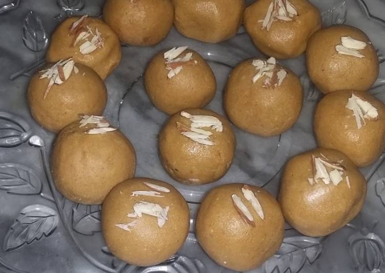 Steps to Make Award-winning Besan ke laddu