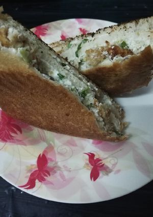 A picture of Coleslaw sandwich.