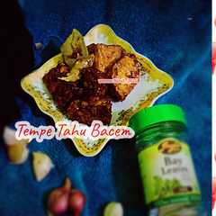 รูปของ Tempe Tahu Bacem