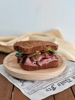 Una foto de Sándwich de roast beef