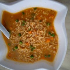 A picture of Noodle soup.