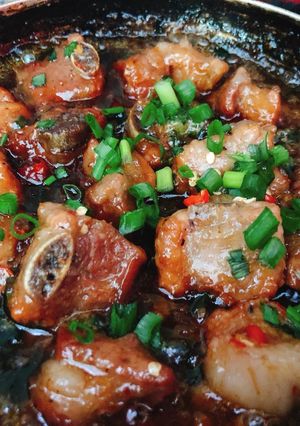 Hình của món Sườn non ram.