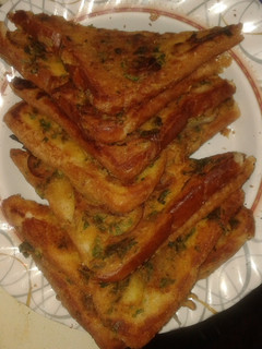 A picture of Bread pakora.
