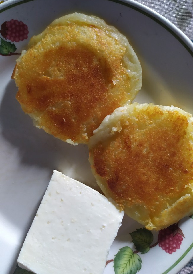 Una foto de Arepas de Yuca (mandioca) 🧡