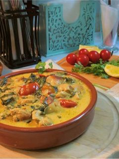 صورة لوصفة دجاج بالسبانخ والكريمه
