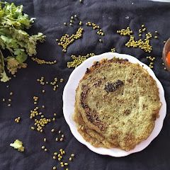 A picture of Green moong dal cheela.