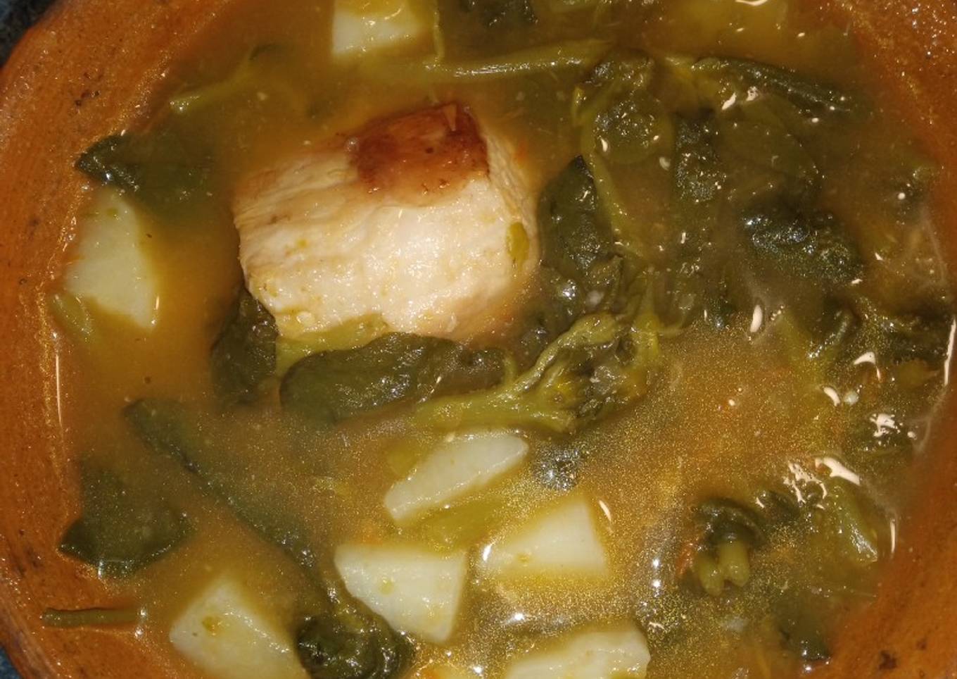 Guisado de carne de puerco con verdolagas y papas