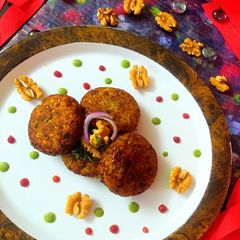 A picture of Walnut Cauliflower Tikki.