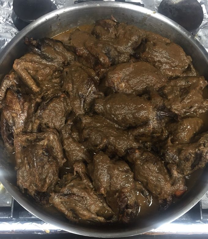 Foto principal de Palomas torcaces guisadas con guarnición de perrechikos