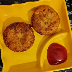 A picture of Left over rice cutlets.